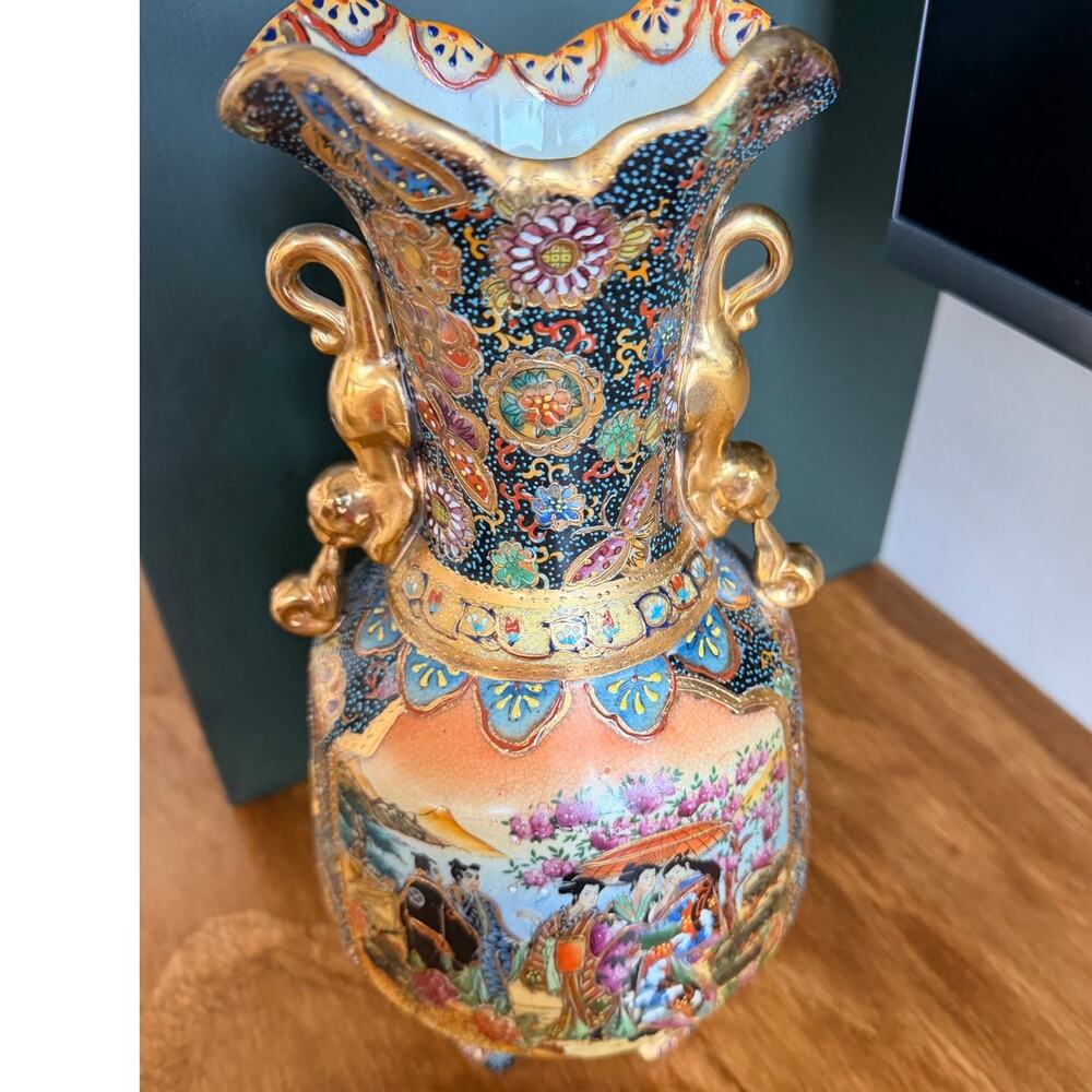VTG Satsuma Porcelain Vase 20th Century Asian Geisha Motif Gold Gilt Handles